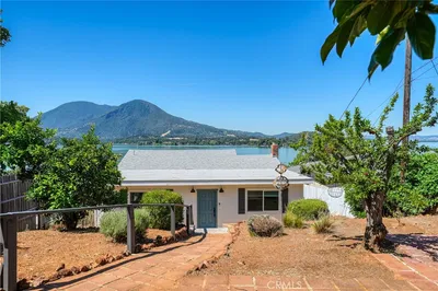9175 Glenhaven
