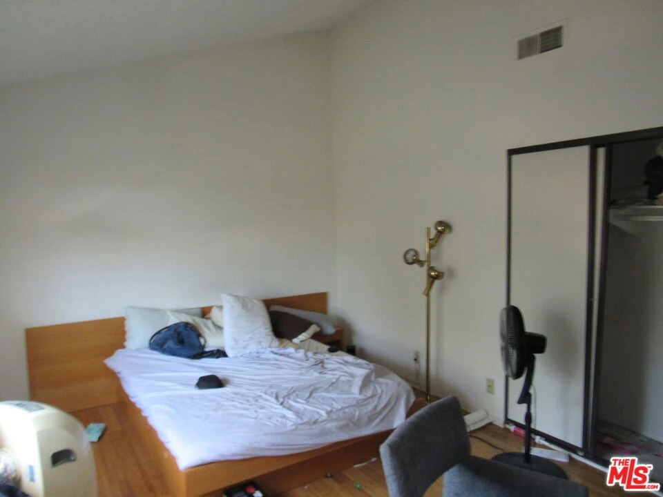 Interior 3
