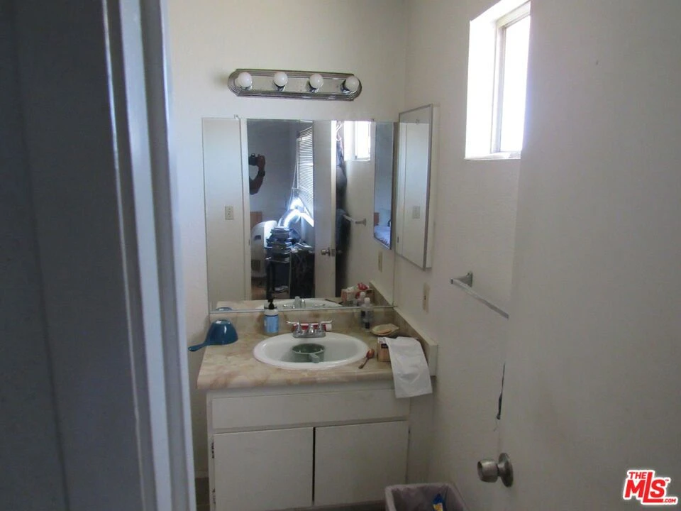 Interior 4