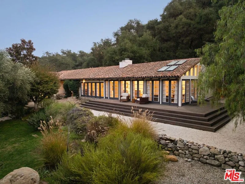 Photo 2 of 647 Old Topanga Canyon Road