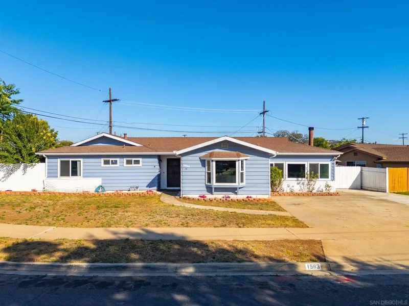 Photo 2 of 1583 Jade Ave