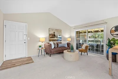 208 Springview photo 2