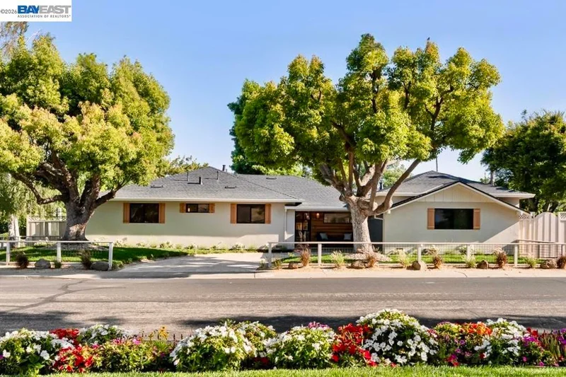 1300 Patio Dr, Campbell, CA 95008