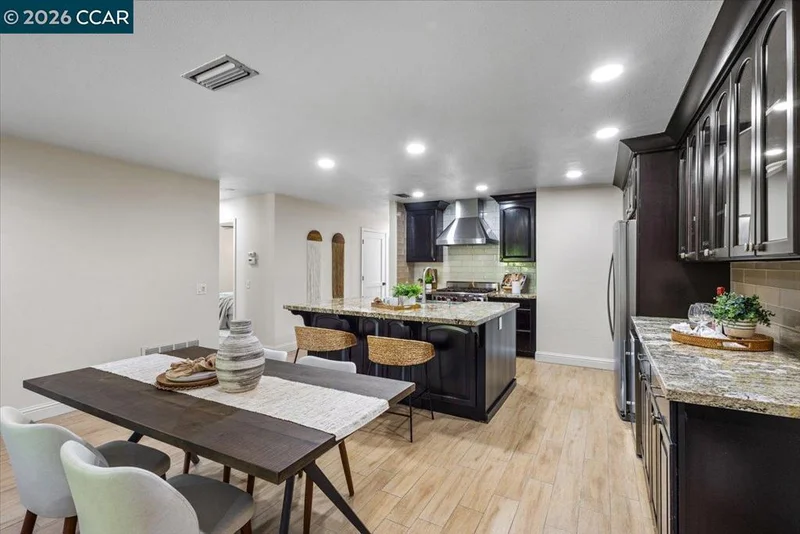 102 Vineyard Cir