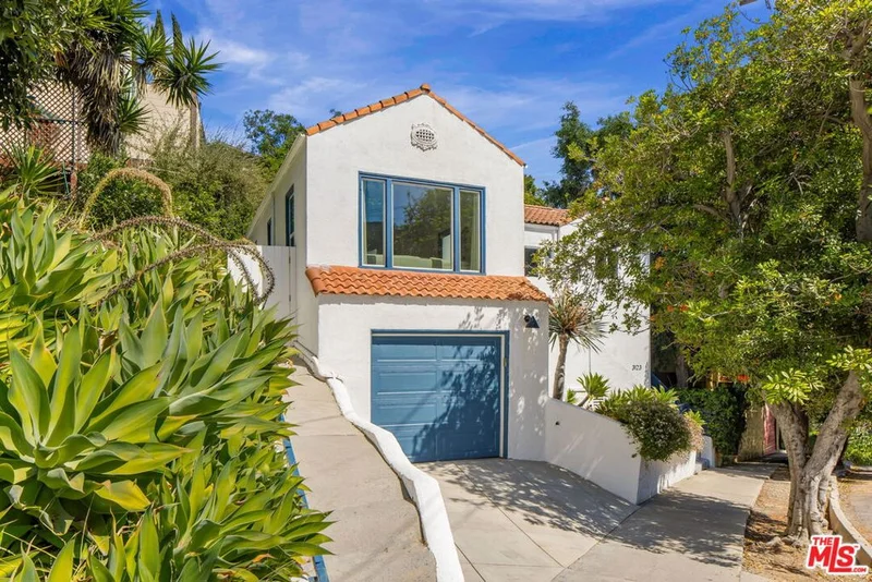 3123 Berkeley Avenue photo 2