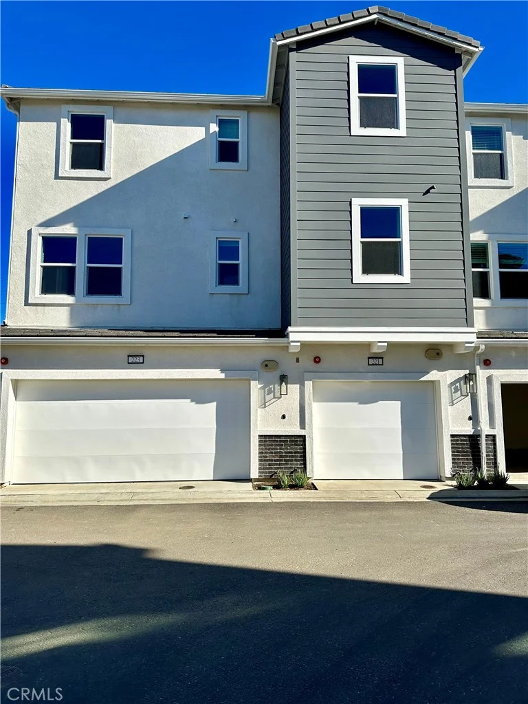 221 N Vincent Avenue