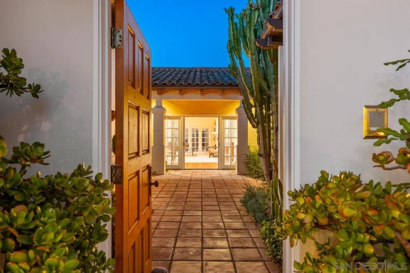 12364 Kingsgate Square, San Diego, CA 92128