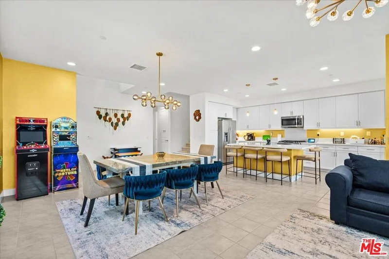 Photo 2 of 43241 Pietra Court