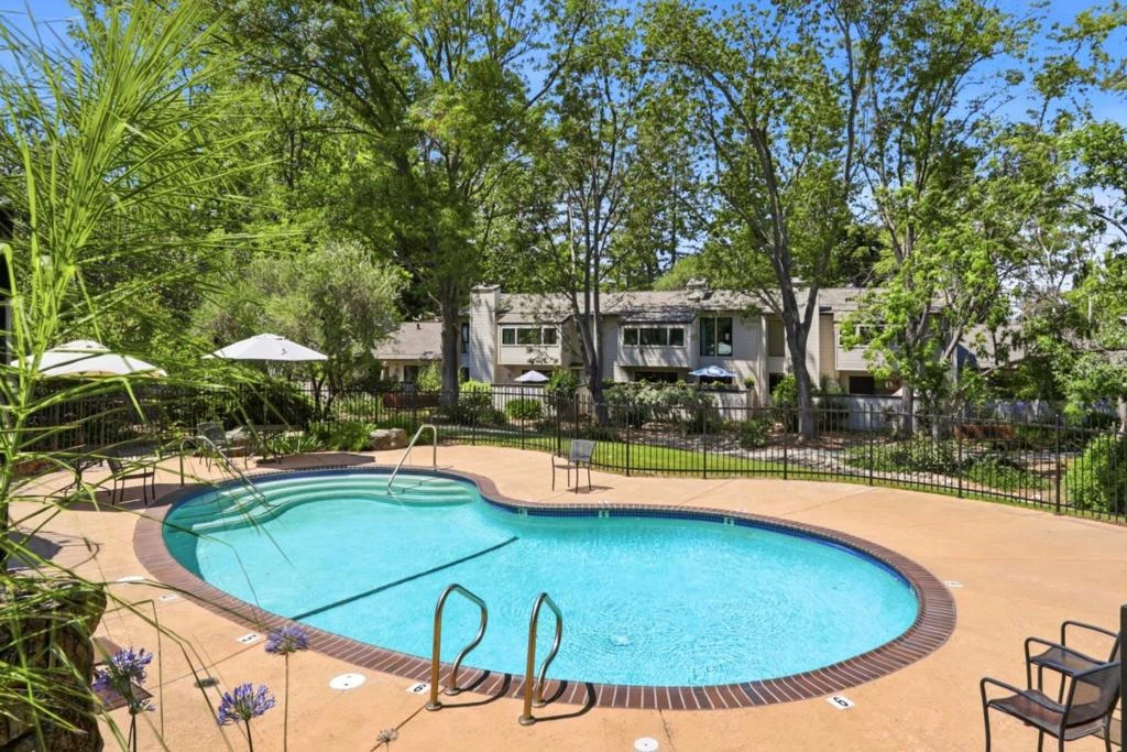 Interior 3
