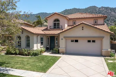 22 Moonridge Court photo 2