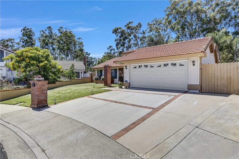 23801 Lindley photo 2