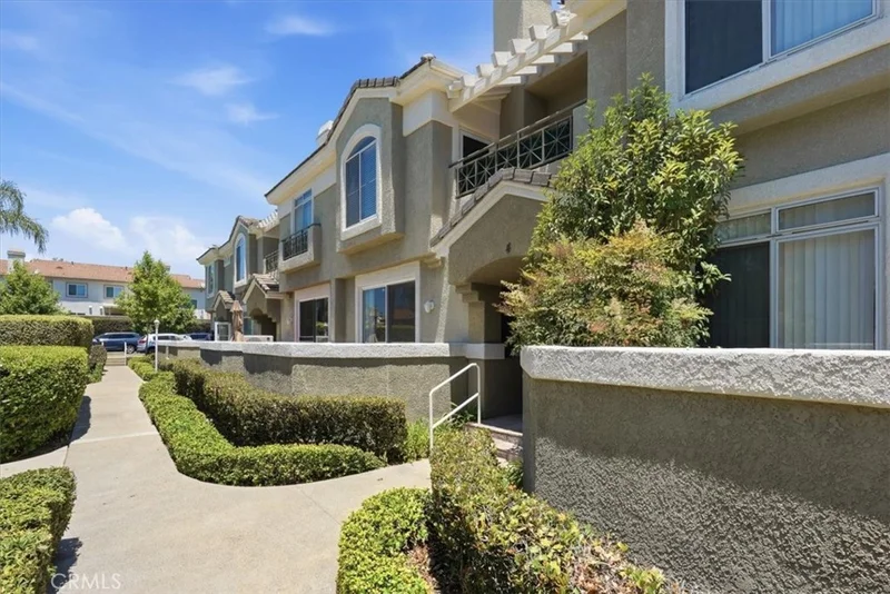 2235 Indigo Hills Drive 4 photo 2