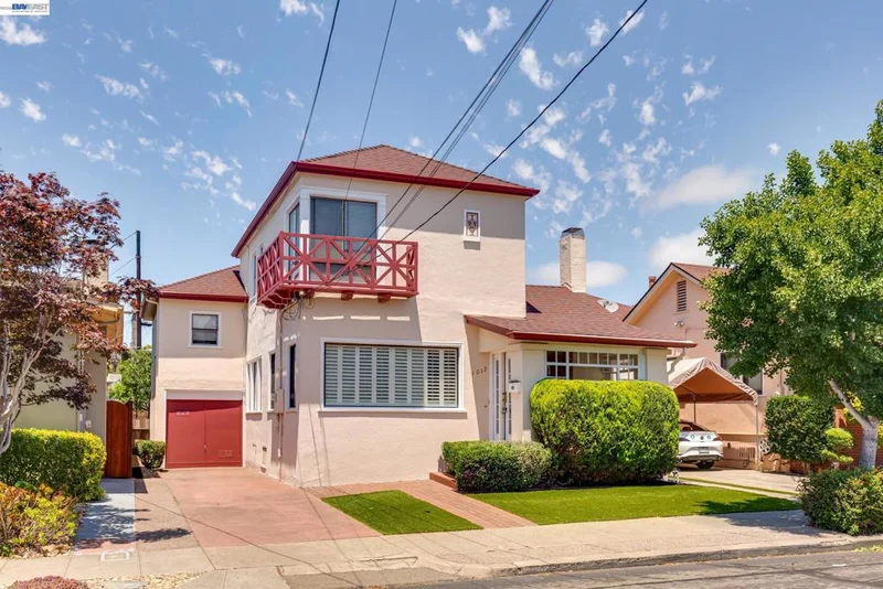 1017 Pearl St, Alameda, CA 94501