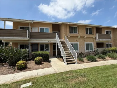 3732 Oak Creek E