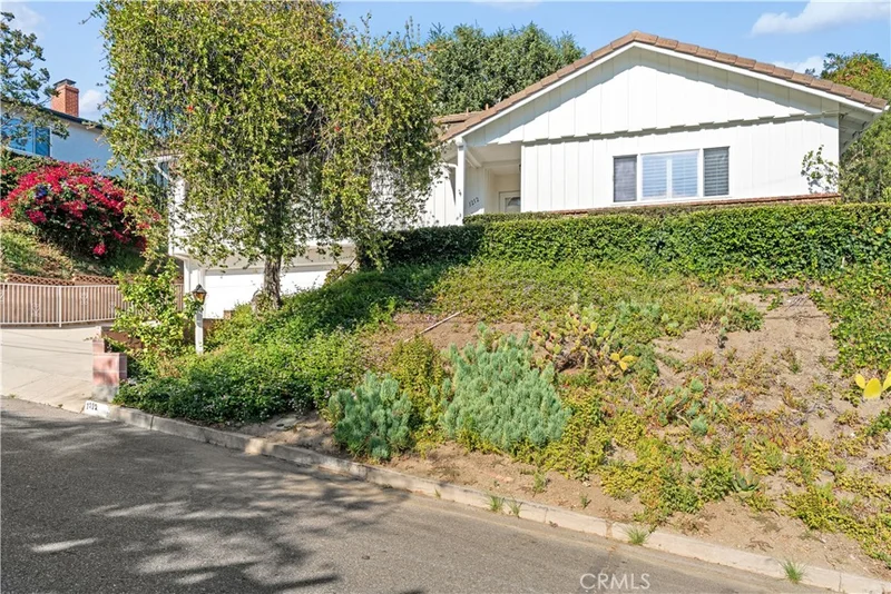 1212 Alta Paseo, Burbank, CA 91501