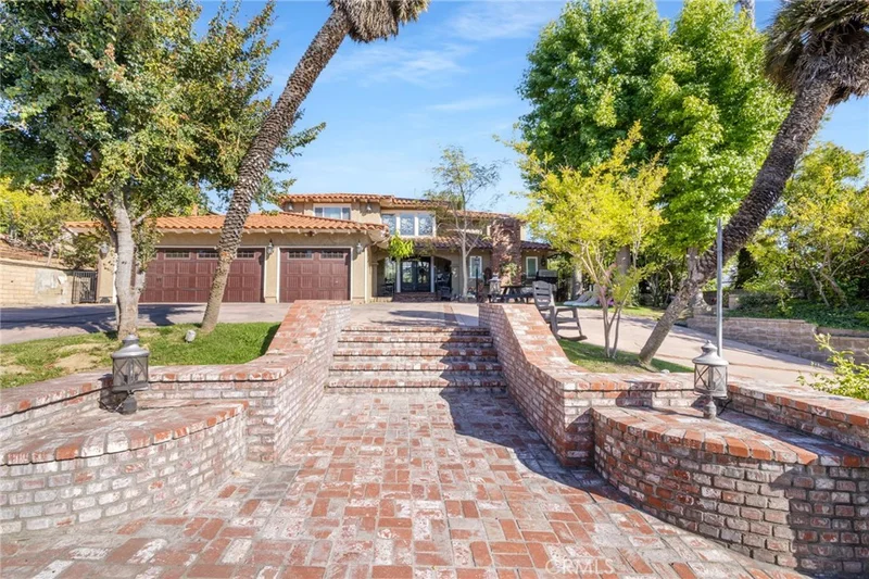 Photo 2 of 15526 Mar Vista