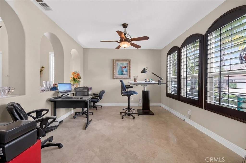 Interior 4