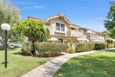 1530 Elkwood