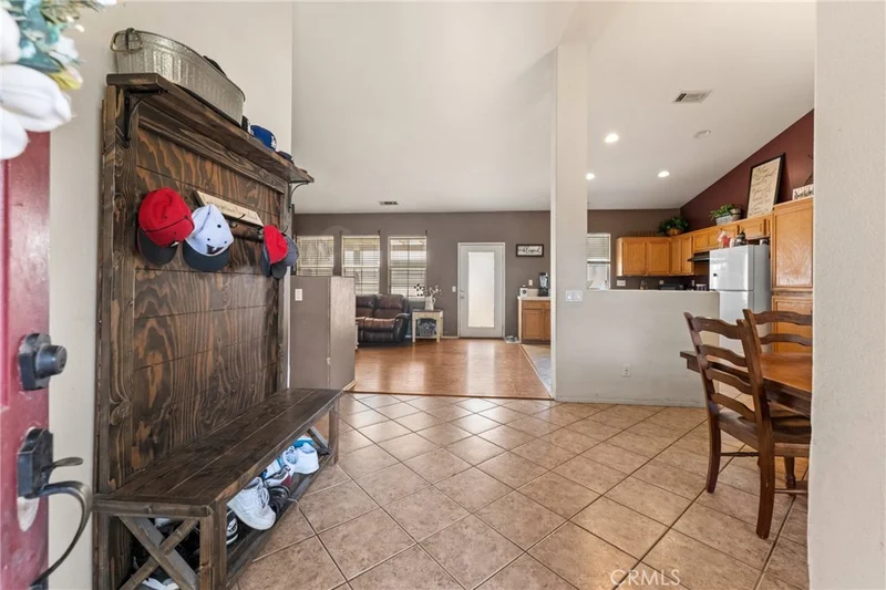 28386 Belleterre Avenue photo 2