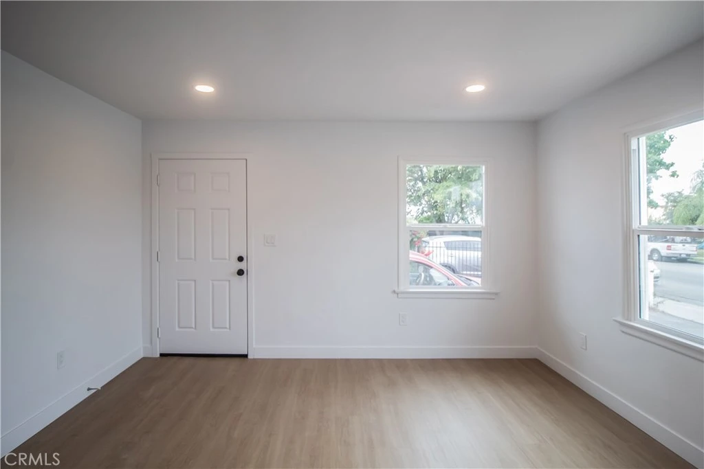 Interior 4