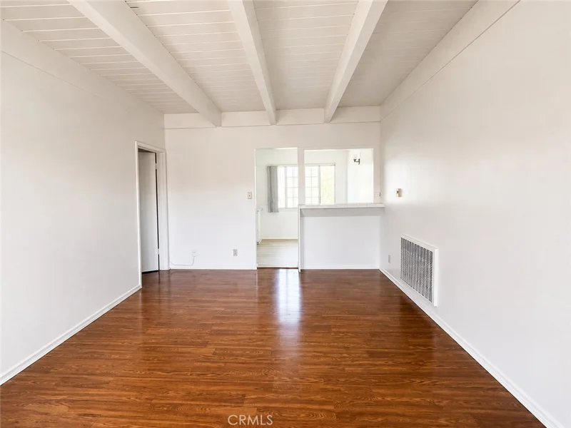 2102 S PACIFIC AVE 14 photo 2