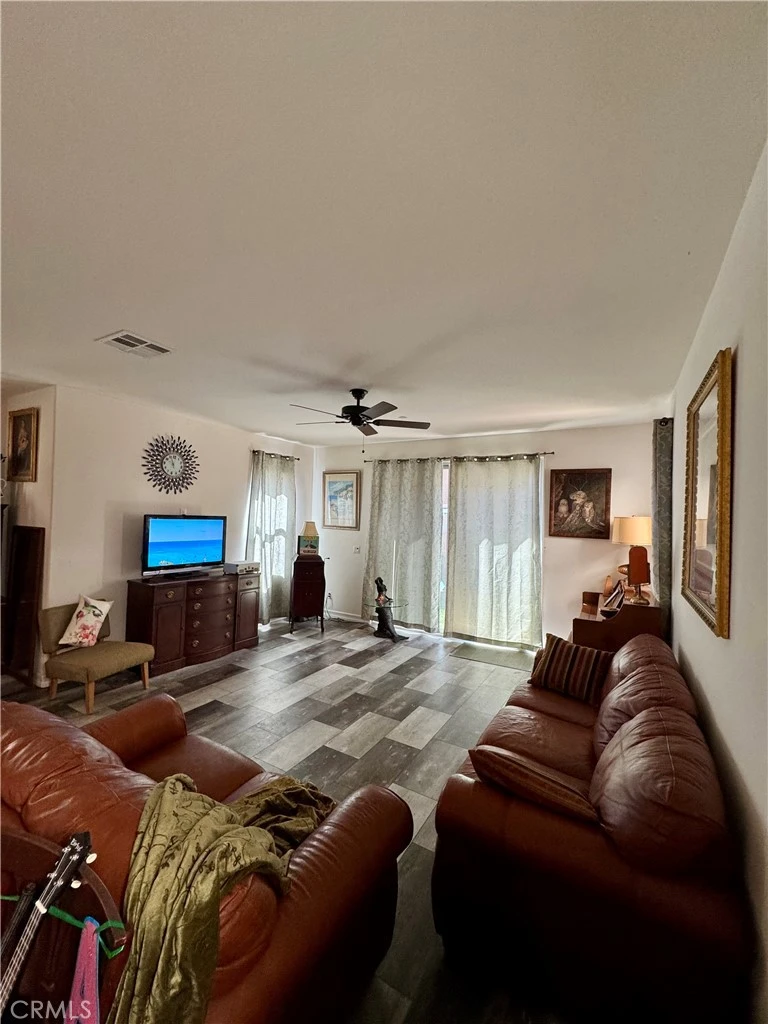 Interior 4