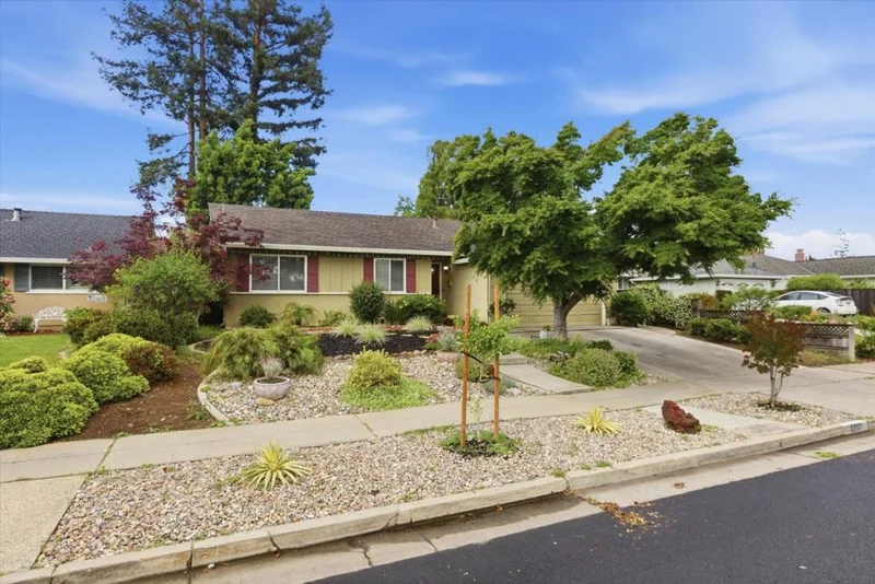 5267 Woodstock Way photo 2