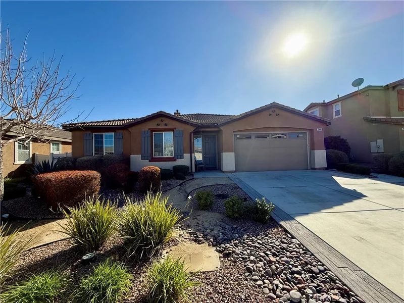 39446 11th W, Palmdale, CA 93551