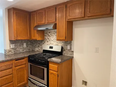 1005 Lilac Street photo 2