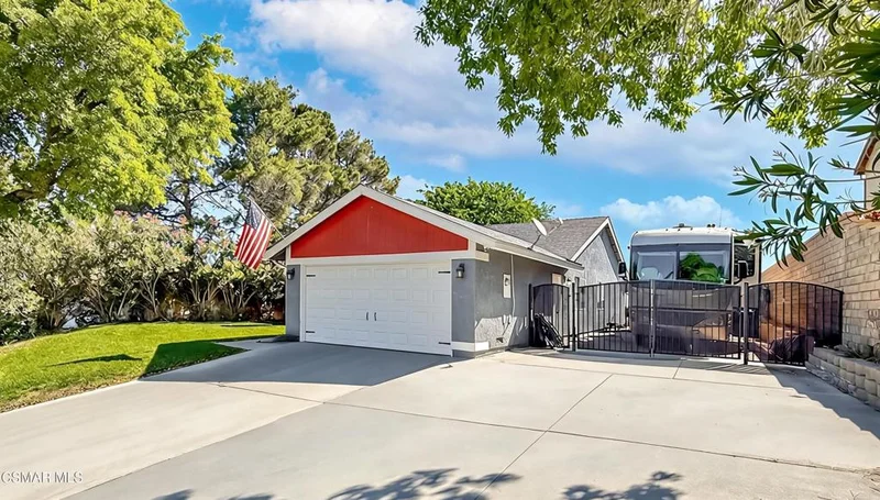 36772 Petra Drive photo 2