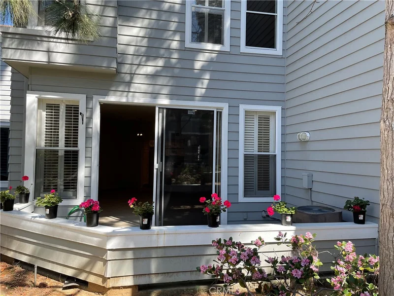 253 Chesterfield 145, Newport Beach, CA 92660
