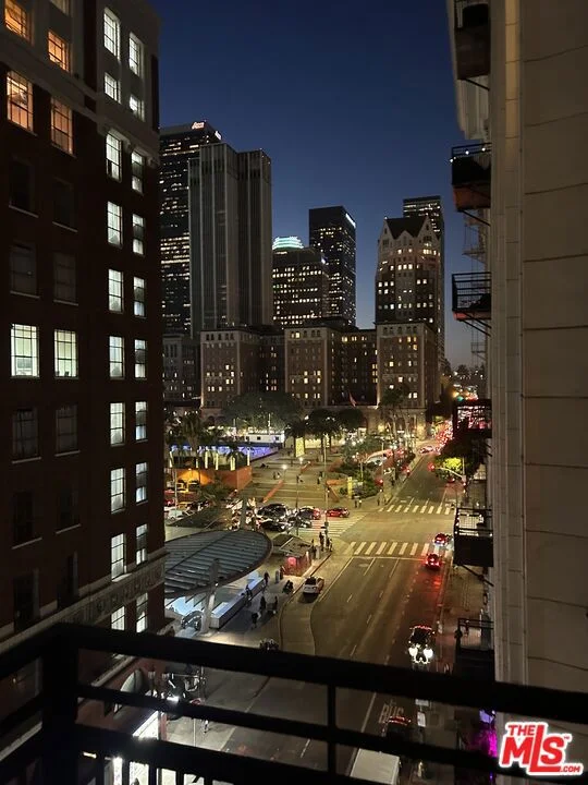 315 W 5th Street 503, Los Angeles, CA 90013