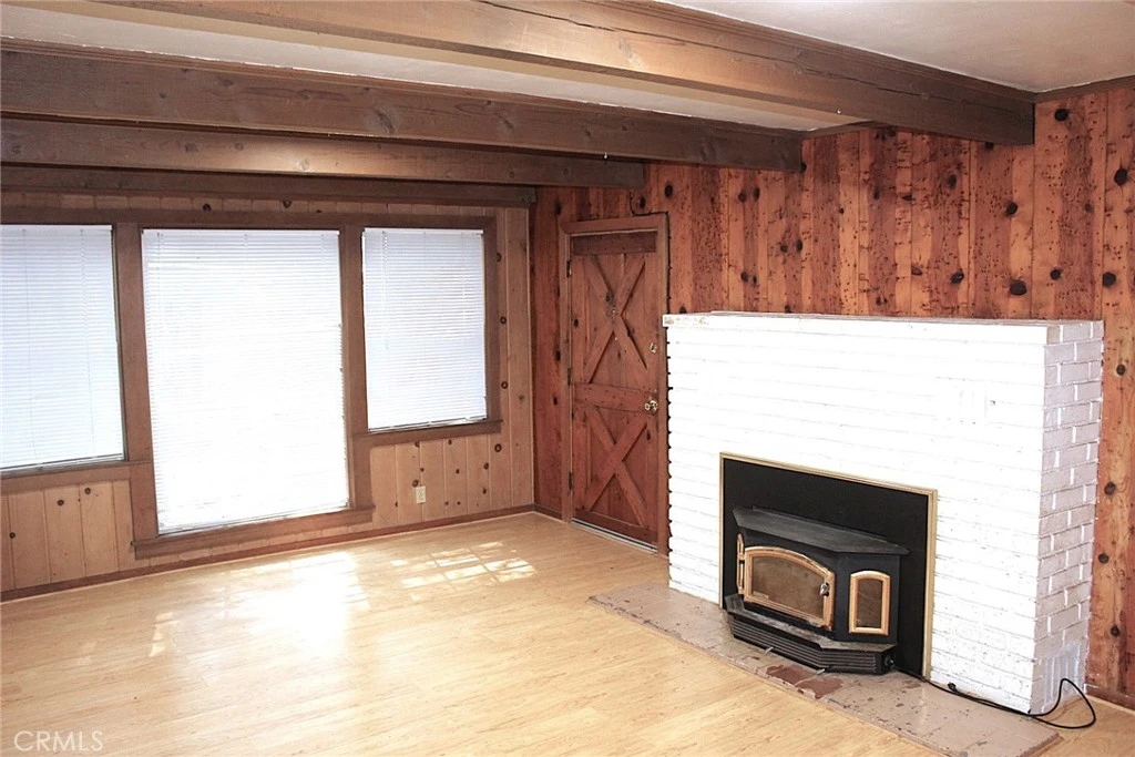 Interior 4
