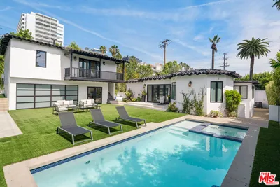 813 N Doheny Drive