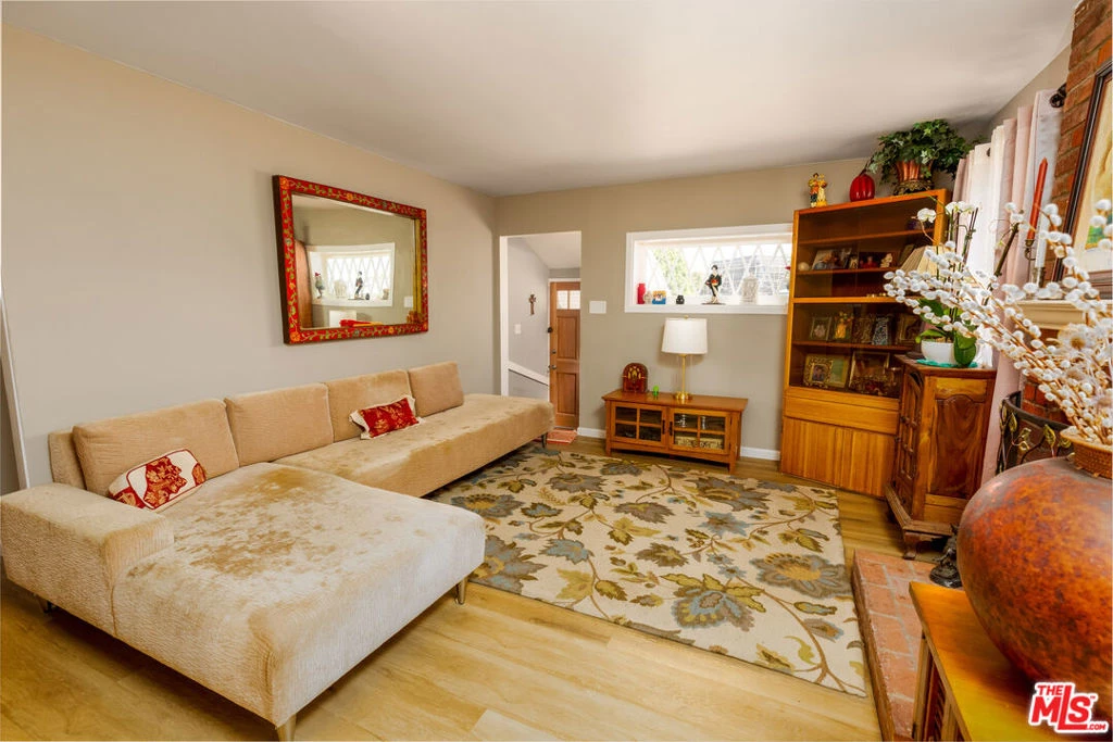 Interior 2