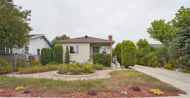 3227 E Del Mar Boulevard