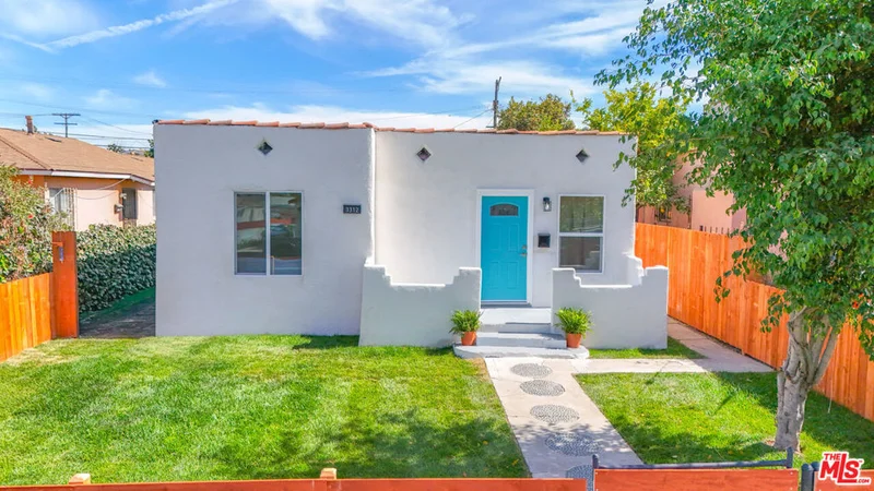 3312 Hyde Park Boulevard photo 2