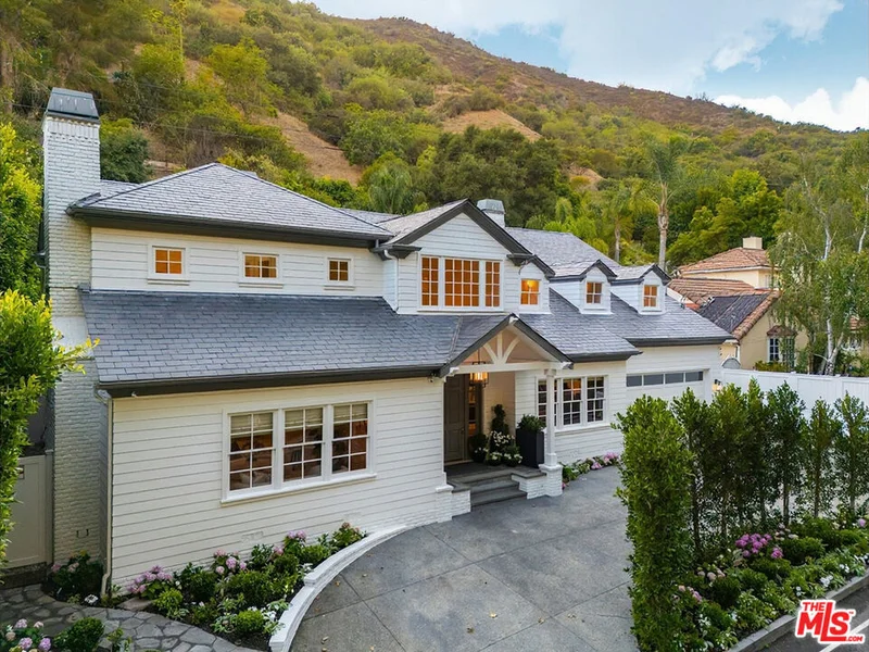 2803 Mandeville Canyon