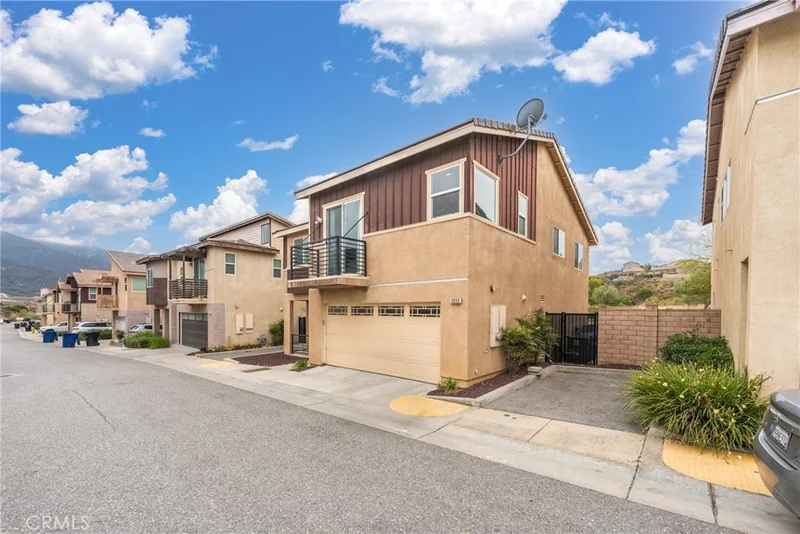 2055 N Colony photo 2