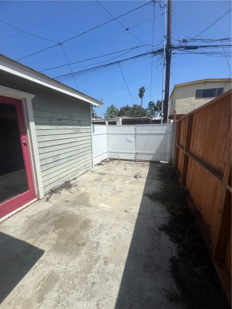 Photo 2 of 652 Navy Street