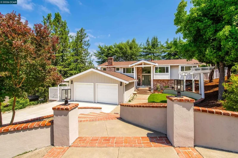 4033 Valente Dr, Lafayette, CA 94549