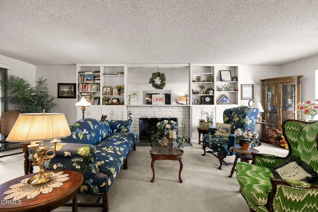 Interior 4