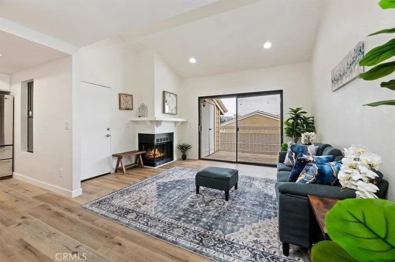 1015 Kent photo 2