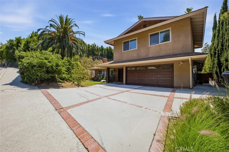 1900 Sherer Lane
