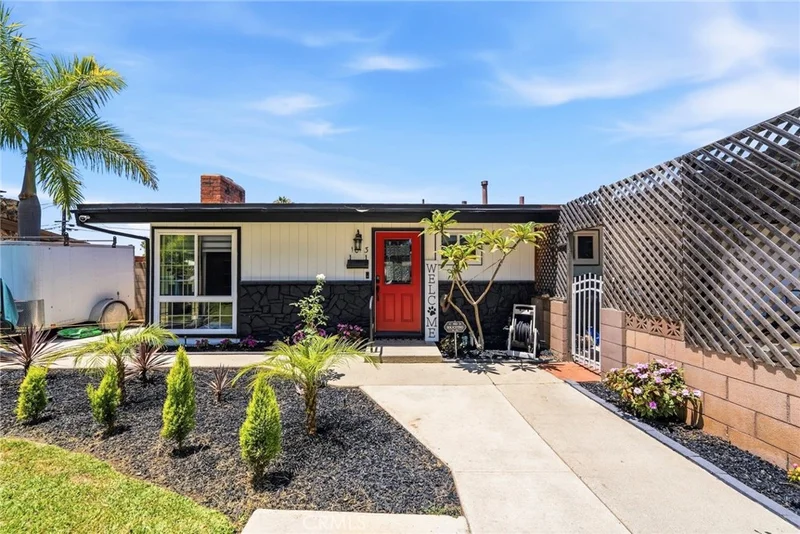 1013 N Lyman photo 2