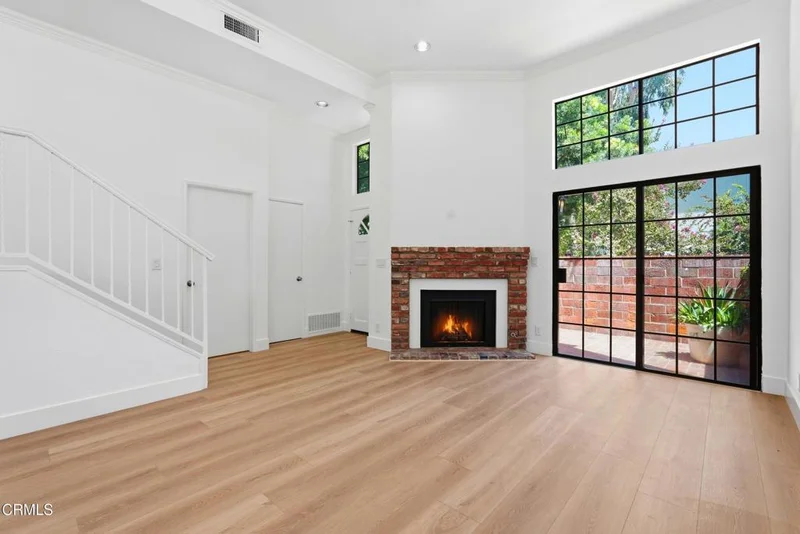 22028 Collins Street 1, Woodland Hills, CA 91367
