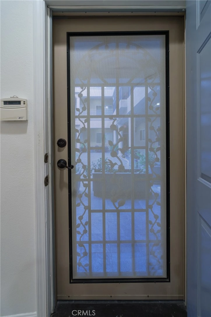 Interior 4
