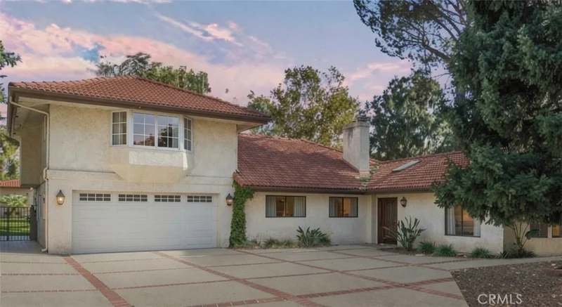 10410 Live Oak