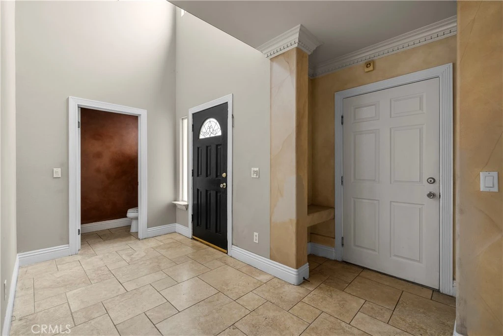Interior 3