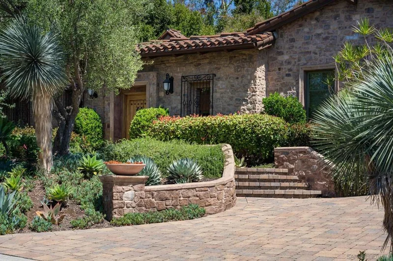 18504 Calle La Serra, Rancho Santa Fe, CA 92091